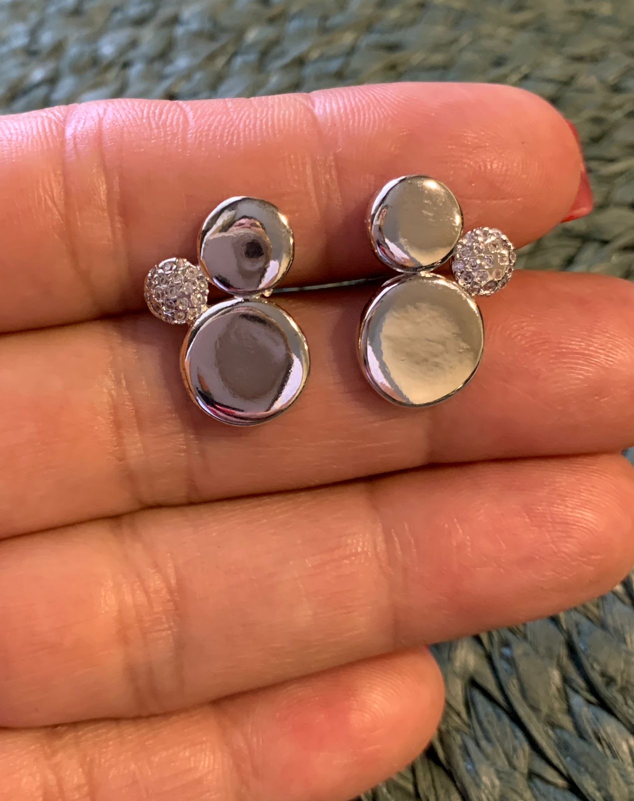 BRINCO CIRCULOS COM CRAVEJADO BANHO OURO 18K