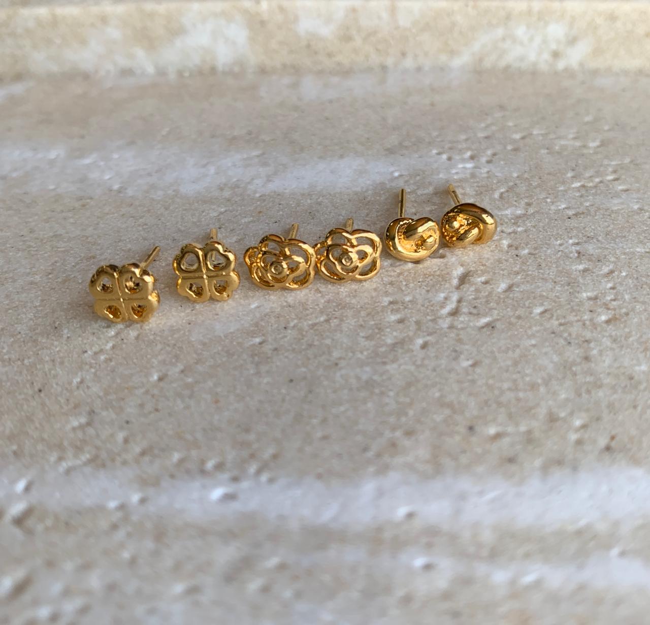 TRIO BRINCO FLORZINHA DOURADO BANHON OURO 18K