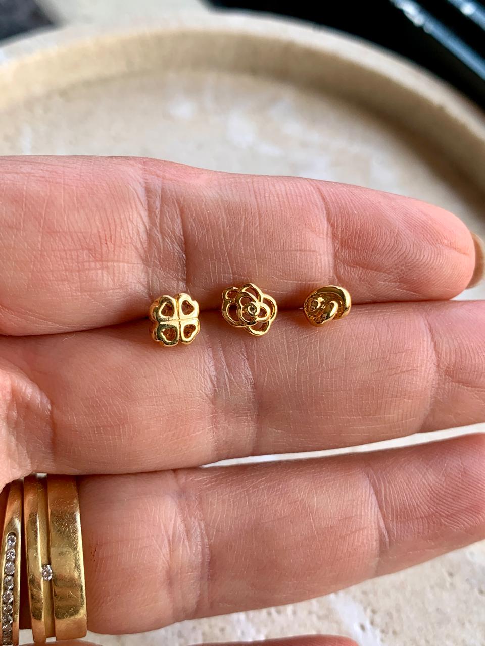 TRIO BRINCO FLORZINHA DOURADO BANHON OURO 18K