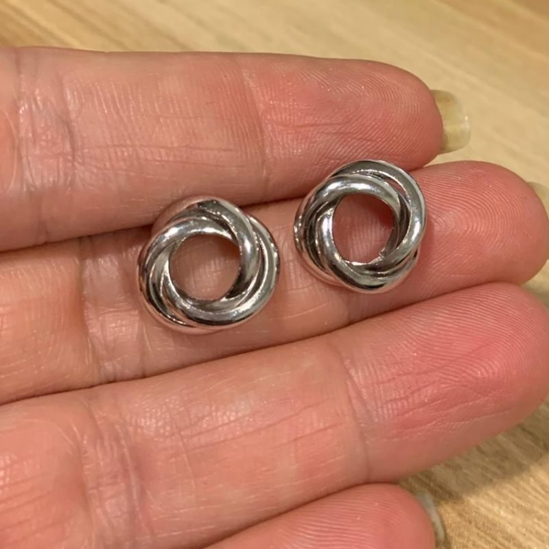 BRINCO CIRCULOS ENTRELAÇADOS RÓDIO BRANCO CO PRATA