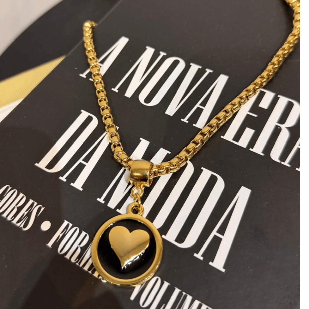 Colar Cartier redonda Pingente coração preto coração liso - Ouro