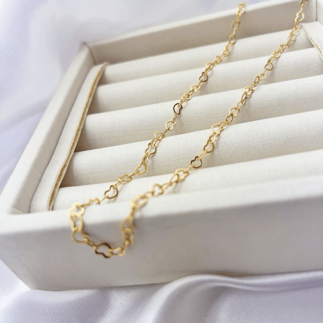 ChokerFio coração vazado