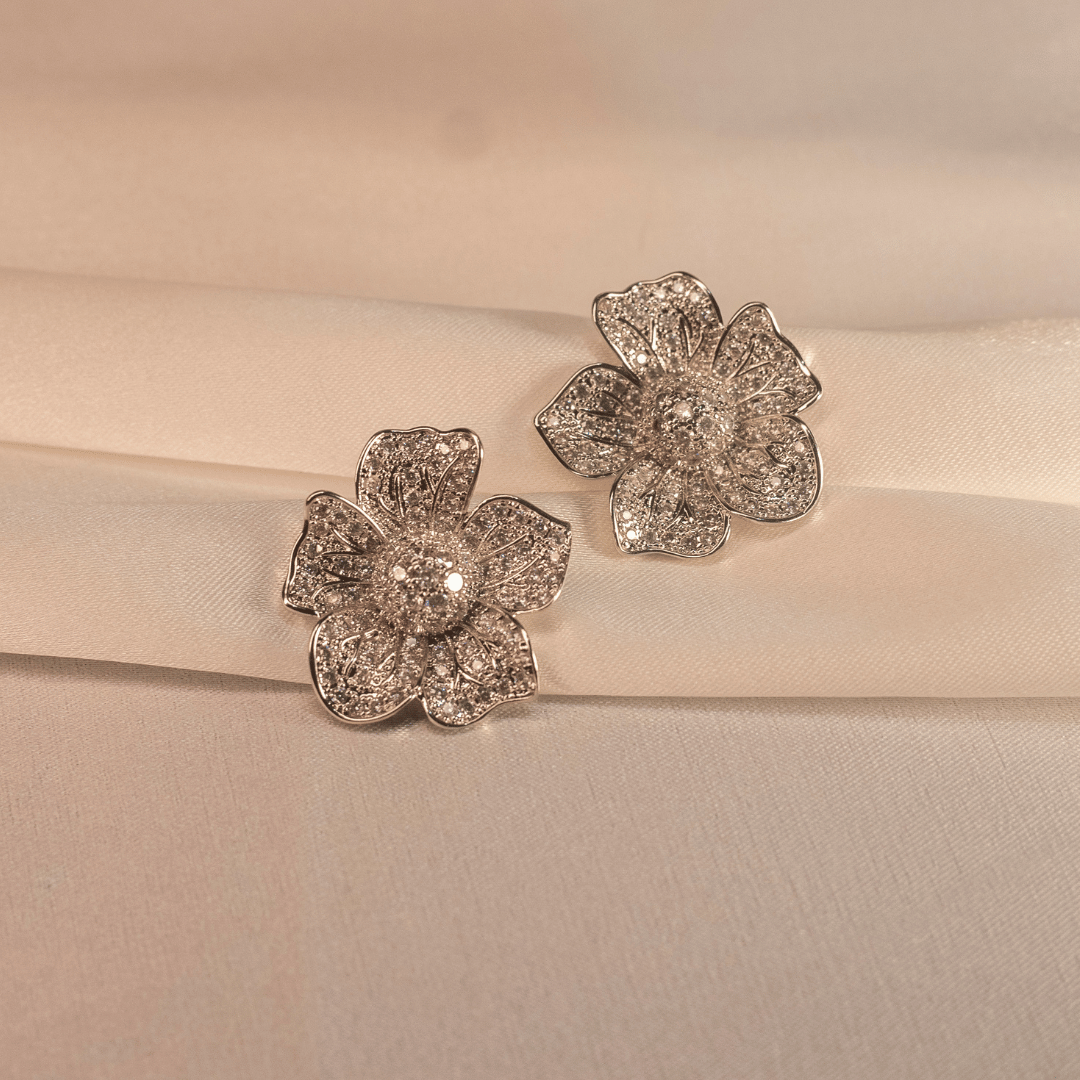 Brinco de Flor Cravejado