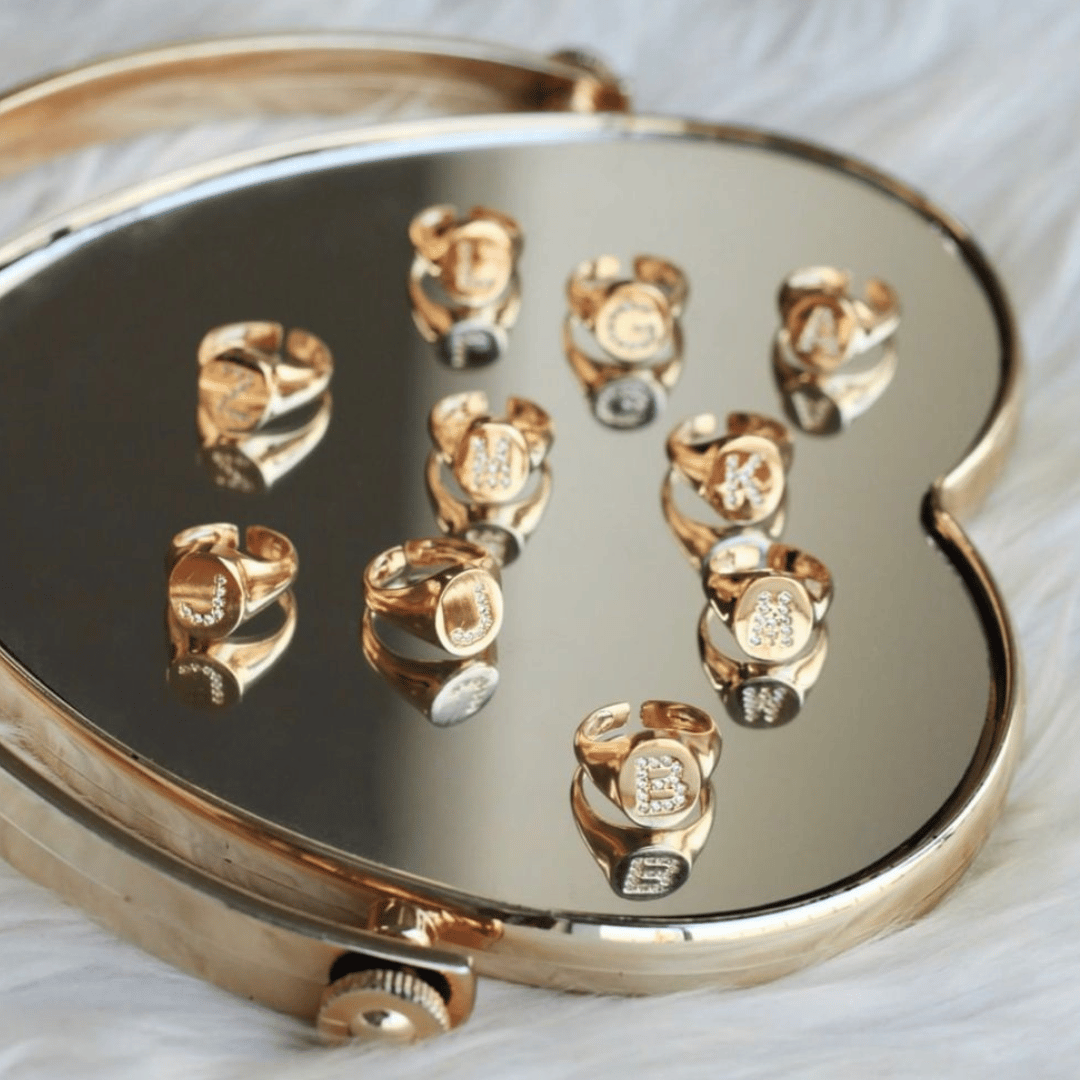 Anel de Dedinho Regulável com letra  A