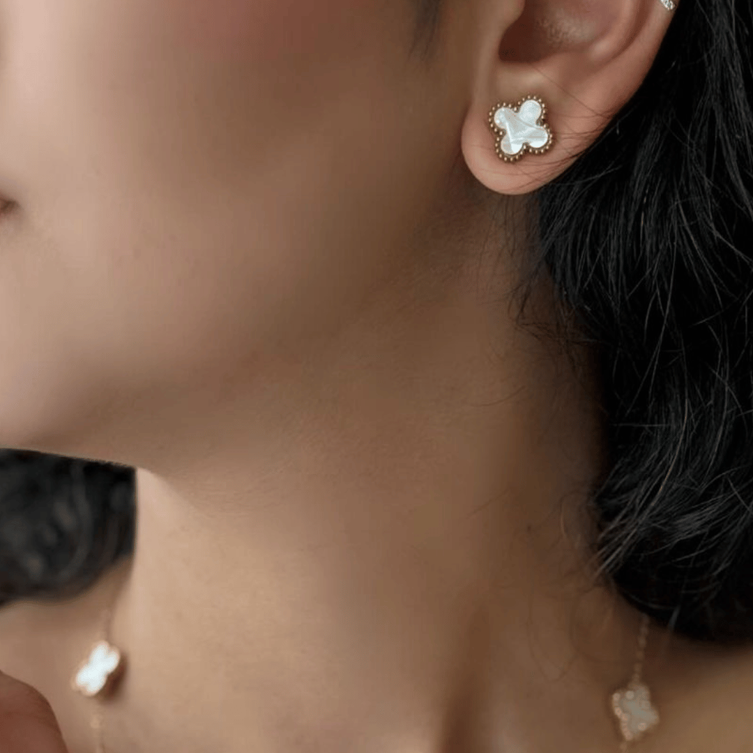 Conjunto de Trevo Inspiração - Madre Pérola - Aço inox com Banho de Ouro