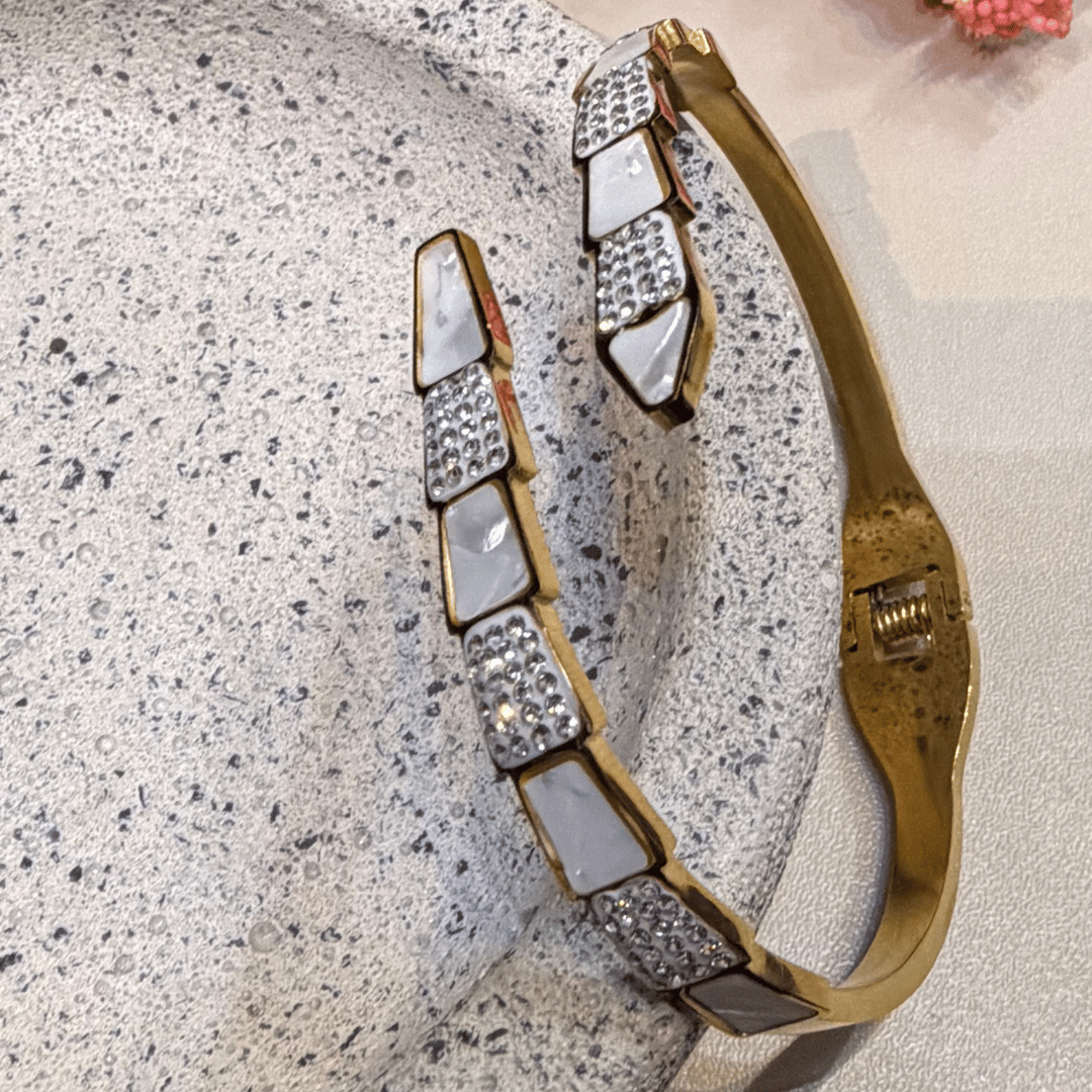 Bracele Cobra madre perola - Aço com Banho de Ouro