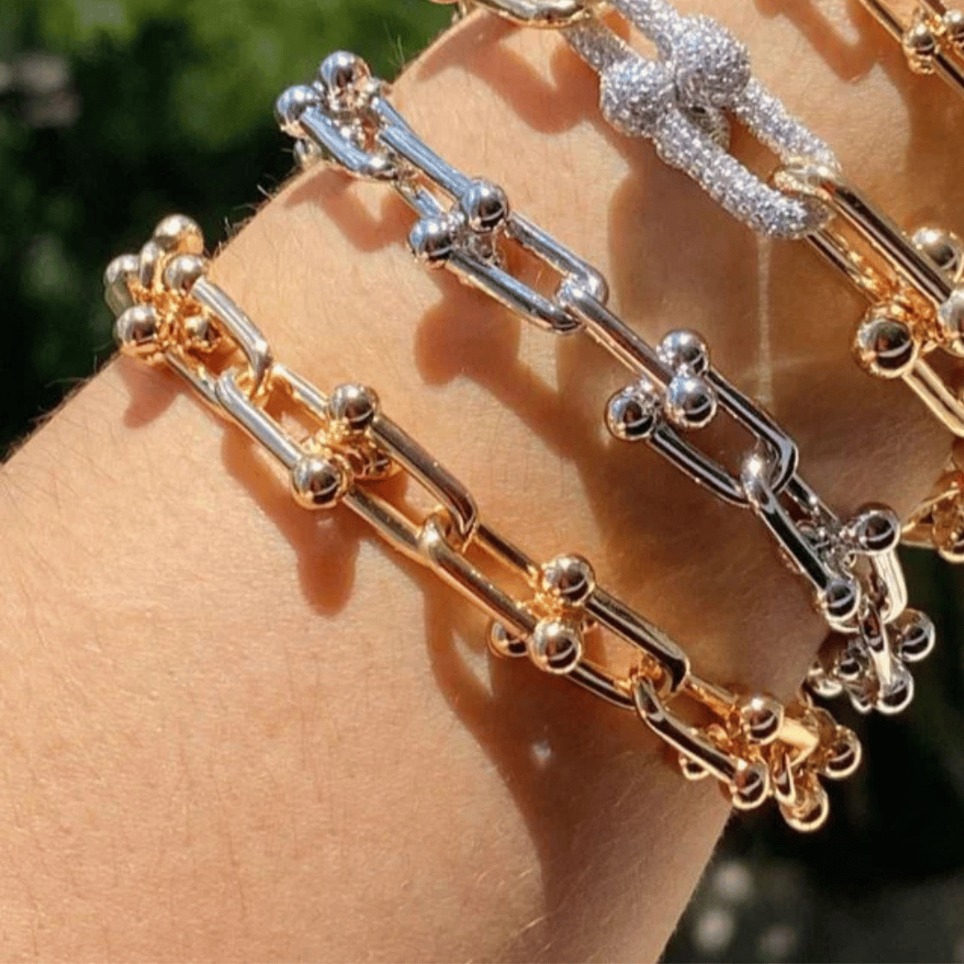 Pulseira Cartier cadeado - Aço com banho de ouro