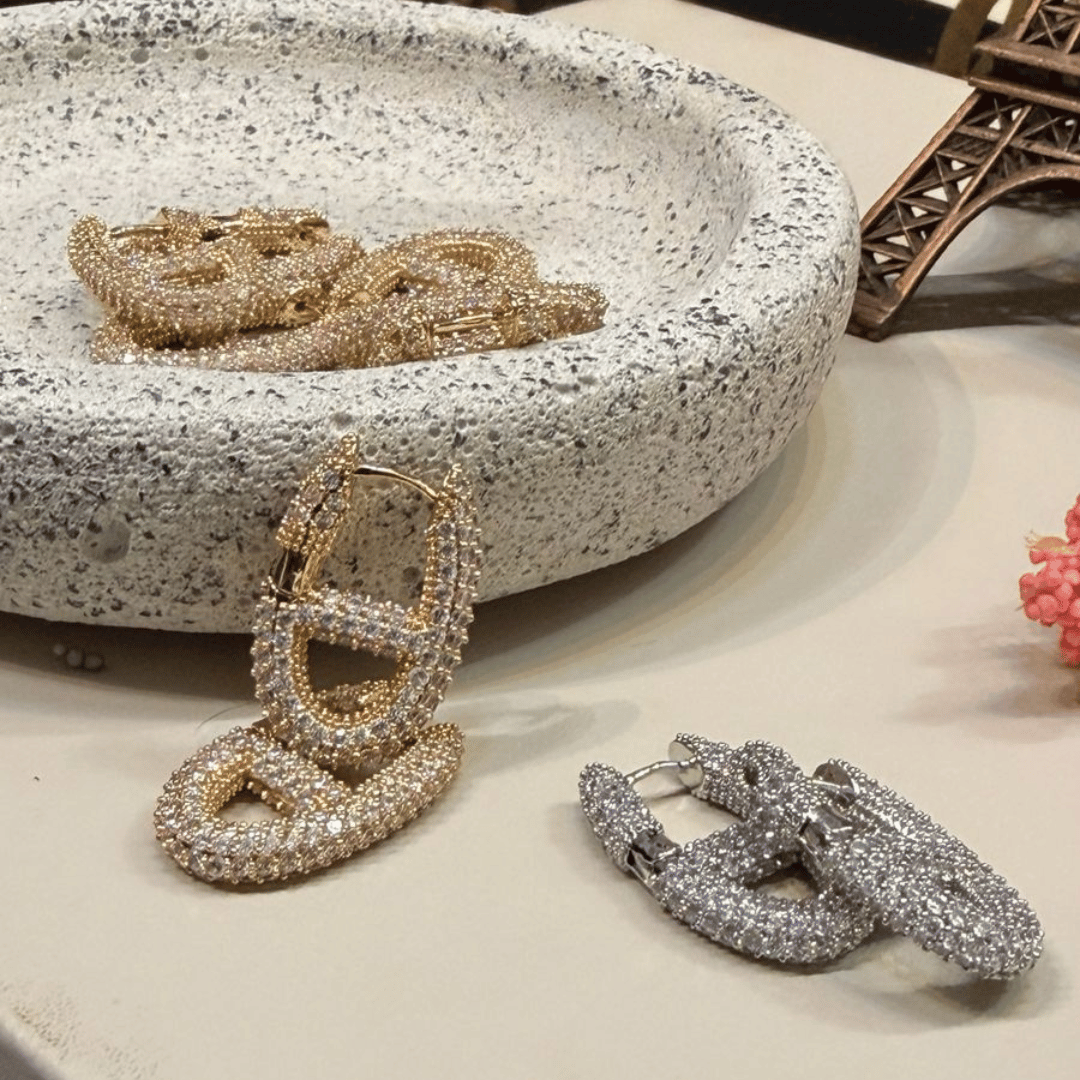 Brinco Clik Cravejado - Banho de Ouro