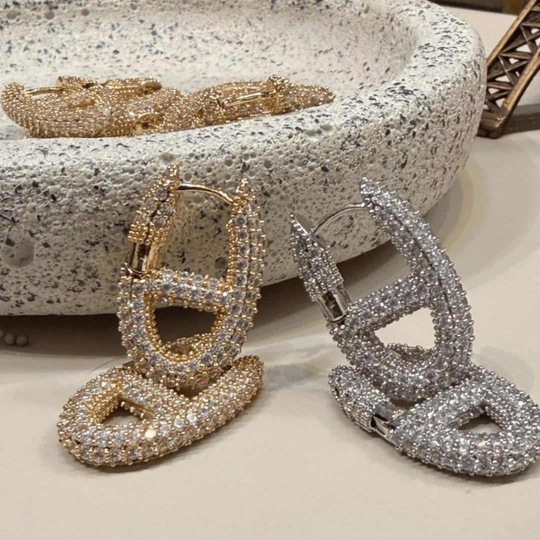 Brinco Clik Cravejado - Banho de Ouro