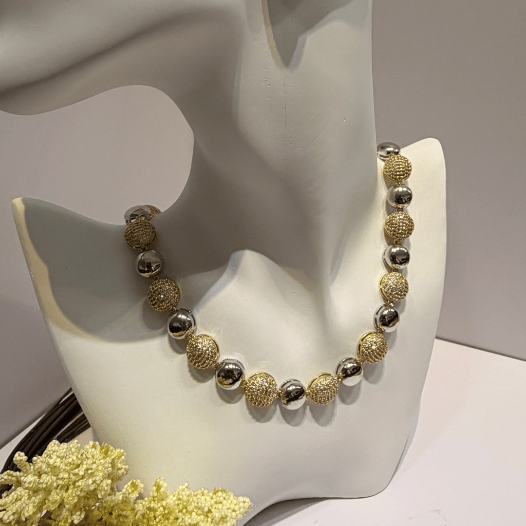 Conjunto Esferas  Banho de Ouro cravejada