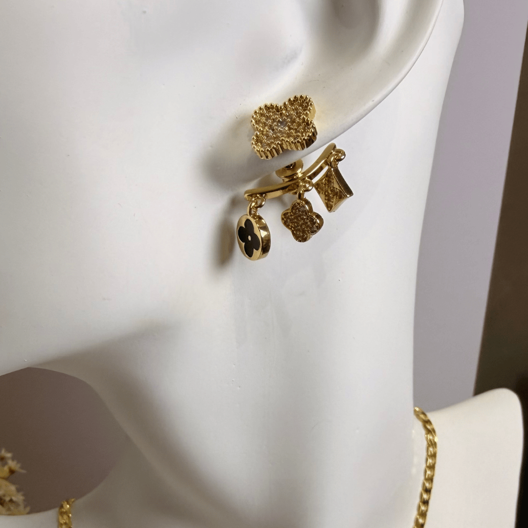 Brinco Trevo Cravejado - Banho Ouro