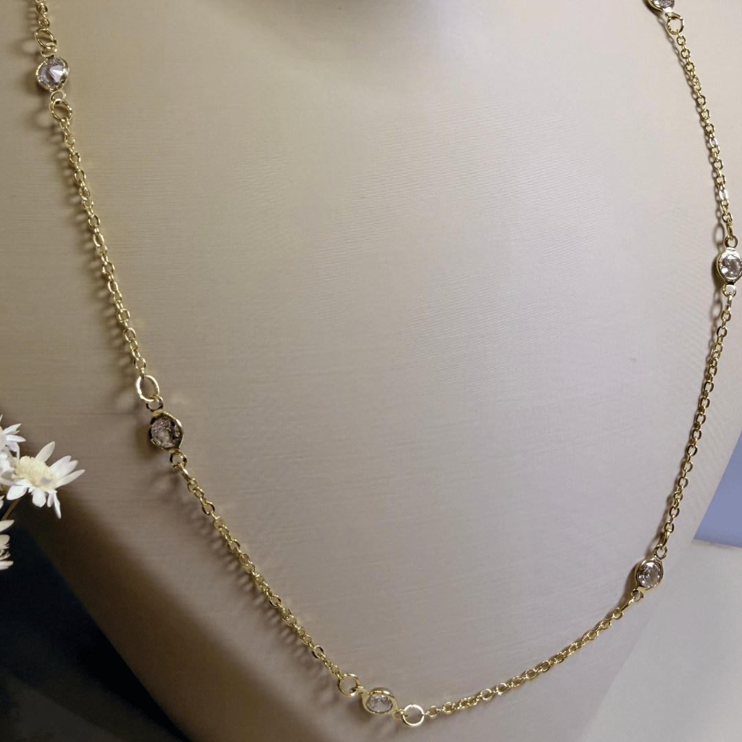 Colar longo com Ponto de Luz - Banho de Ouro