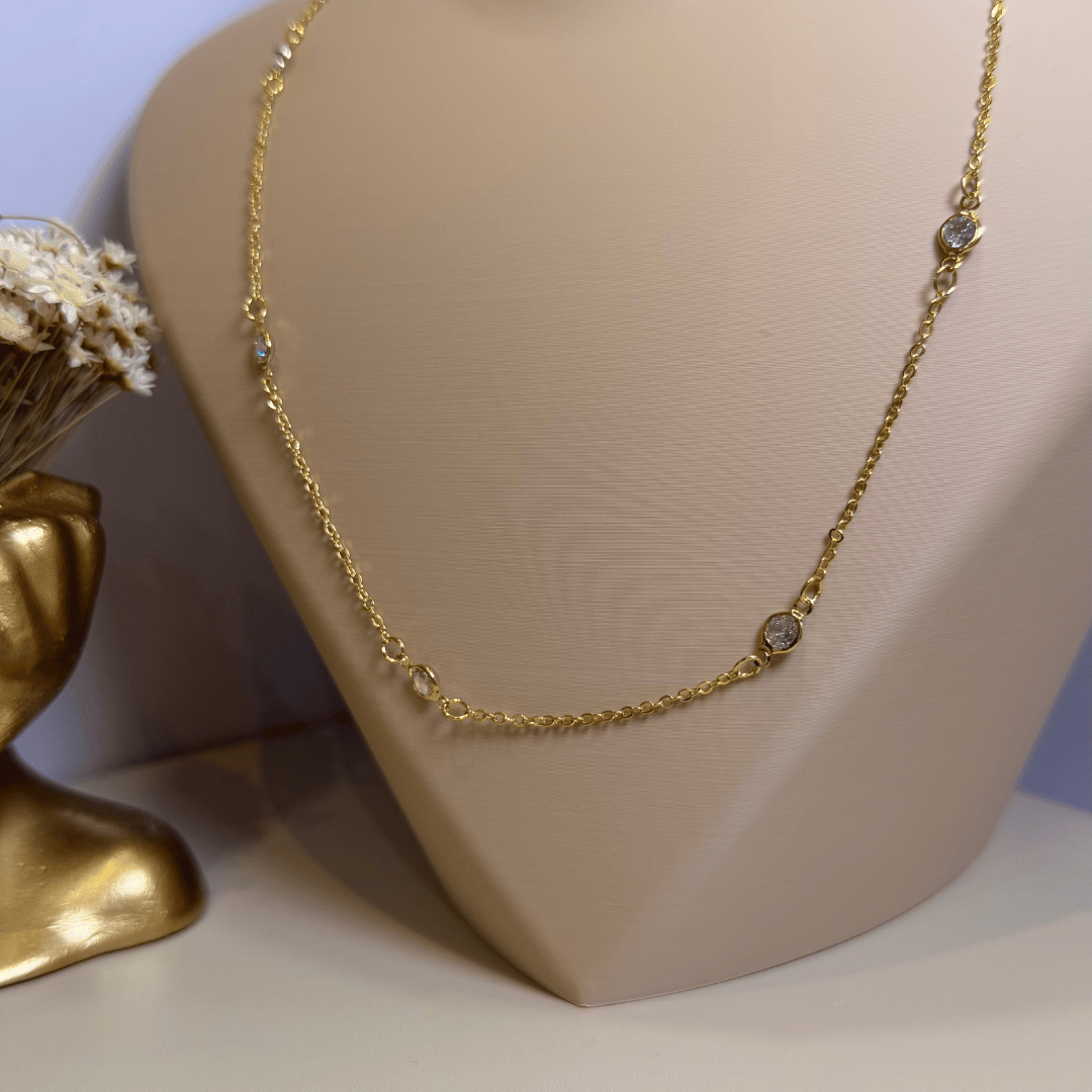 Colar longo com Ponto de Luz - Banho de Ouro