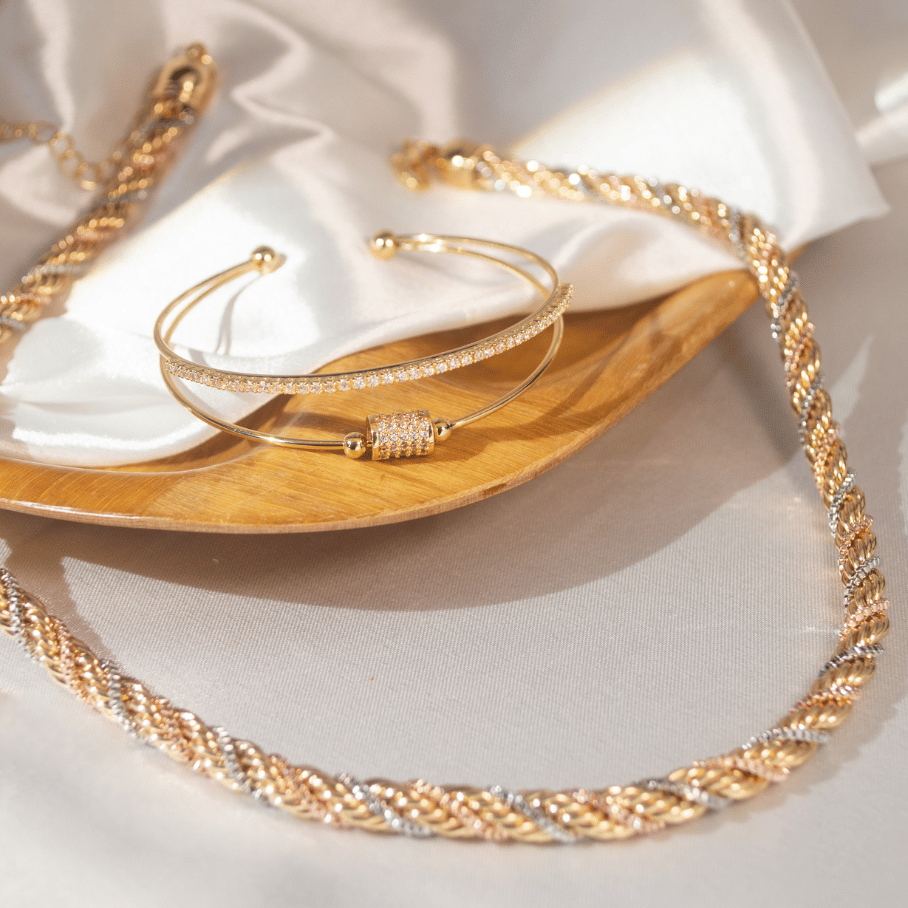 Bracelete 02 aros 1 cravejado um liso