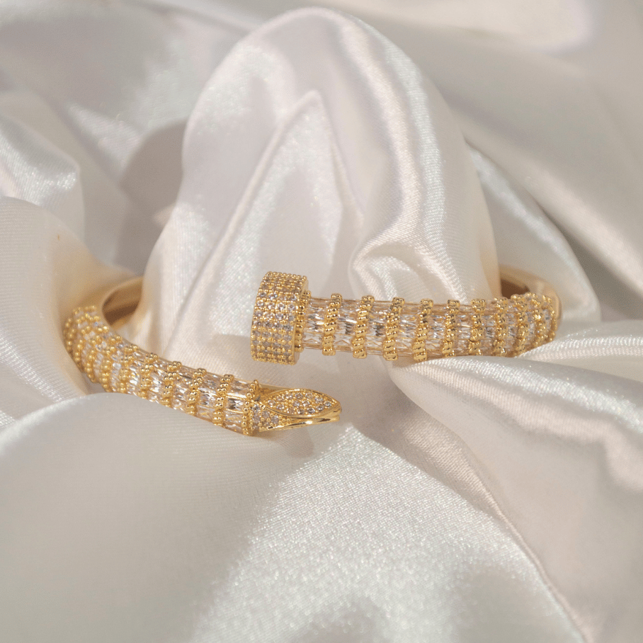 Bracelete de Prego Cravejado - Banho de Ouro