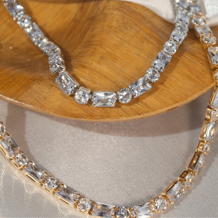 Choker Riviera Pedras Retangulares e Ponto de Luz - Banho de Ouro