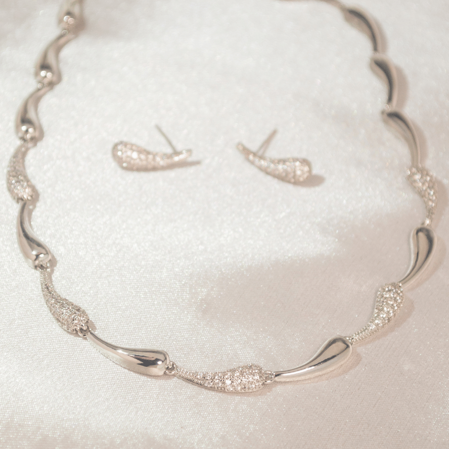 Conjunto Gotas Lisa e Cravejada - Banho de Ouro