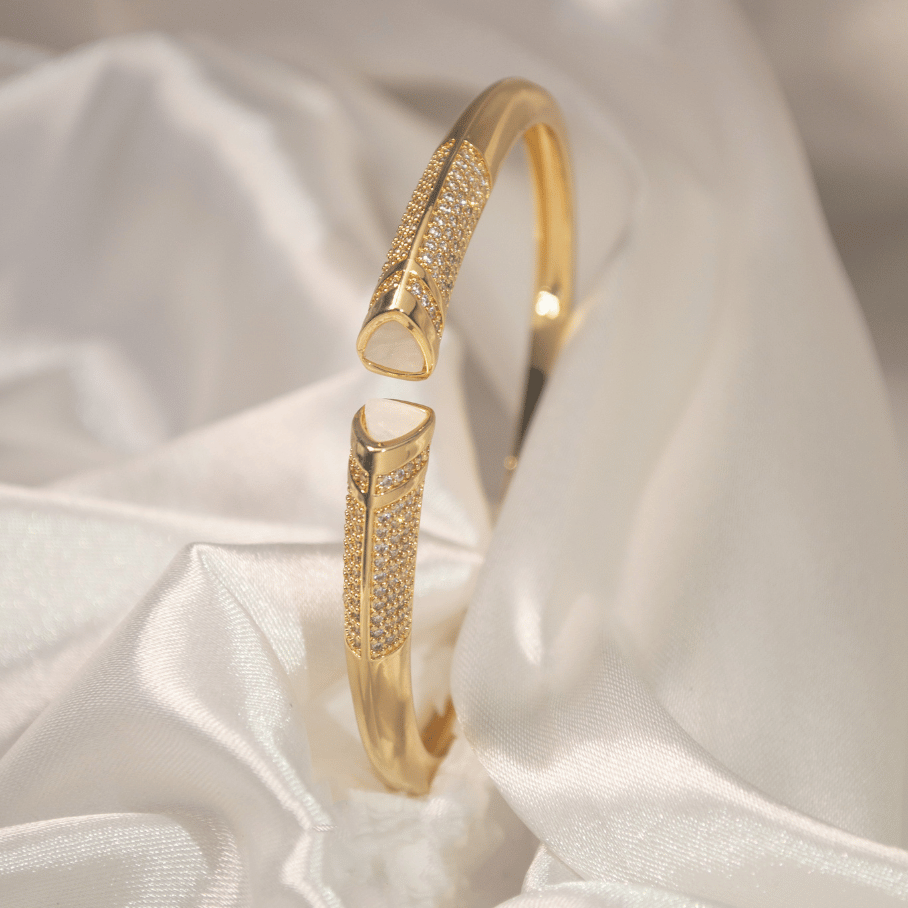 Bracelete Ponta Cravejada Madre Perola