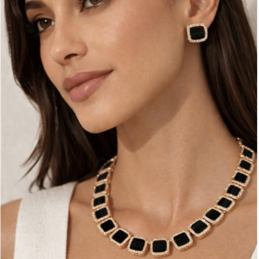 Conjunto Elegante Cravejado - Banho de ouro pedra Preto