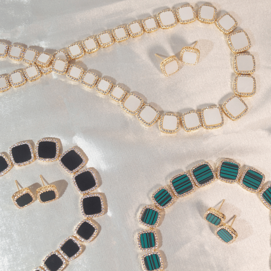 Conjunto Elegante Cravejado - Banho de ouro pedra Verde