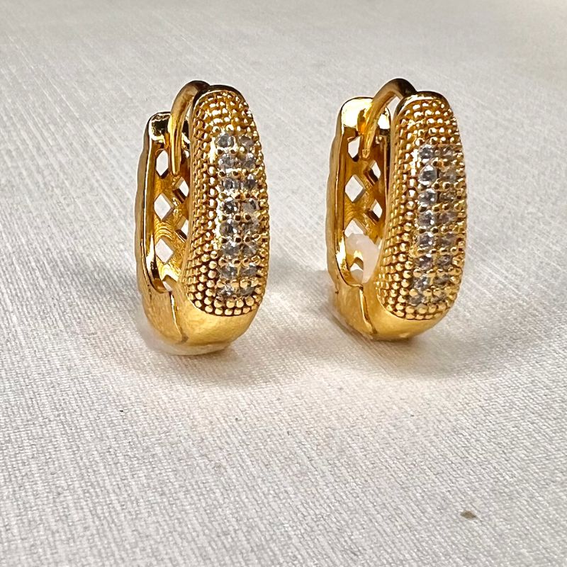 ARGOLA OVAL ZIRCONIA TEXTURIZADA